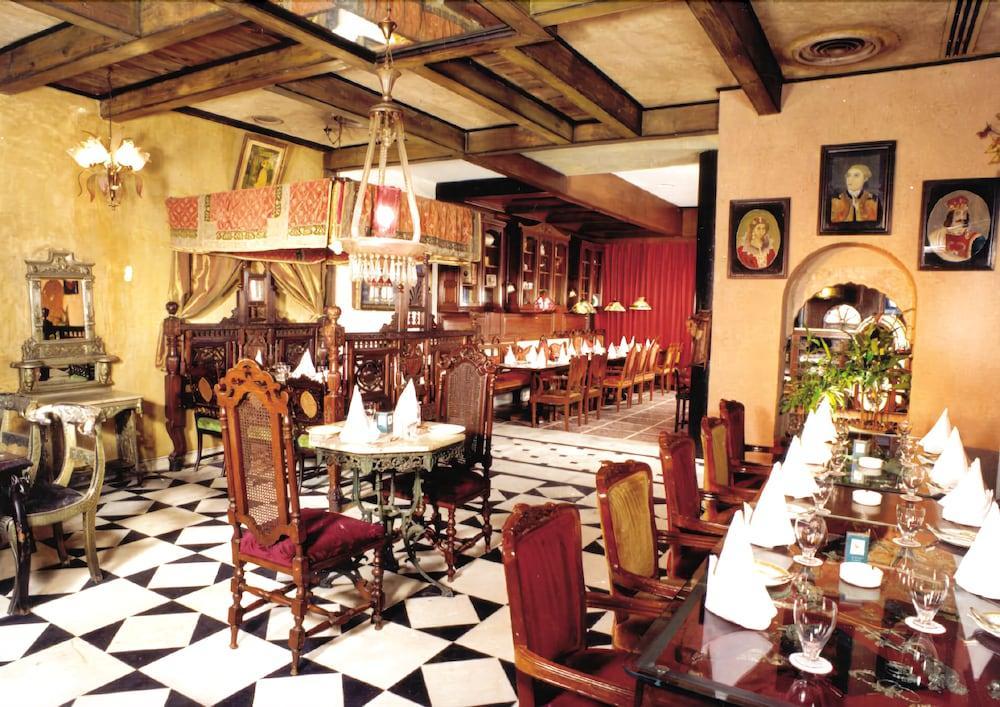 Hotel Broadway Delhi Esterno foto
