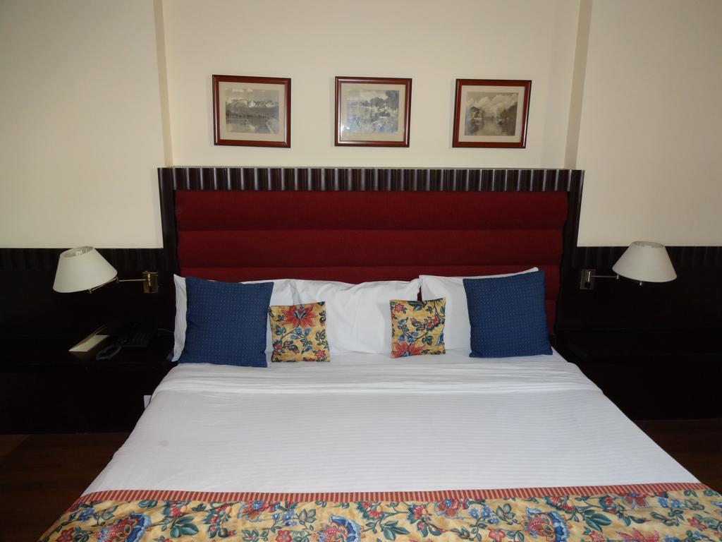 Hotel Broadway Delhi Esterno foto