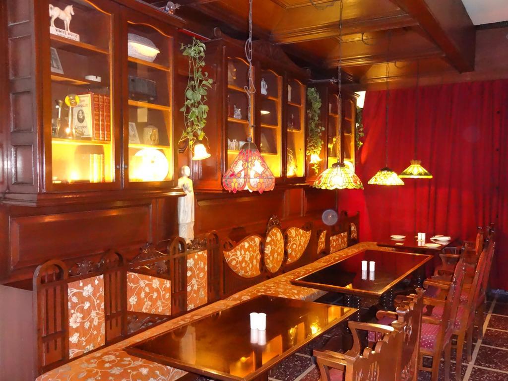 Hotel Broadway Delhi Esterno foto