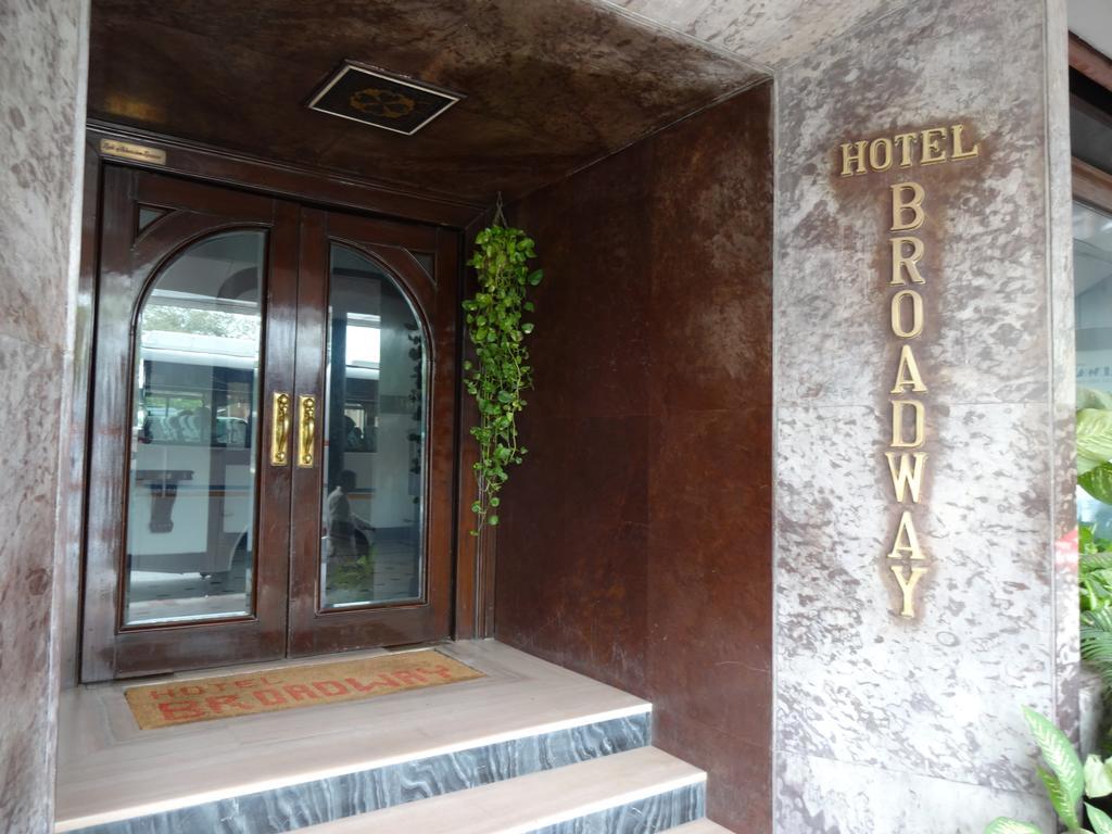 Hotel Broadway Delhi Esterno foto