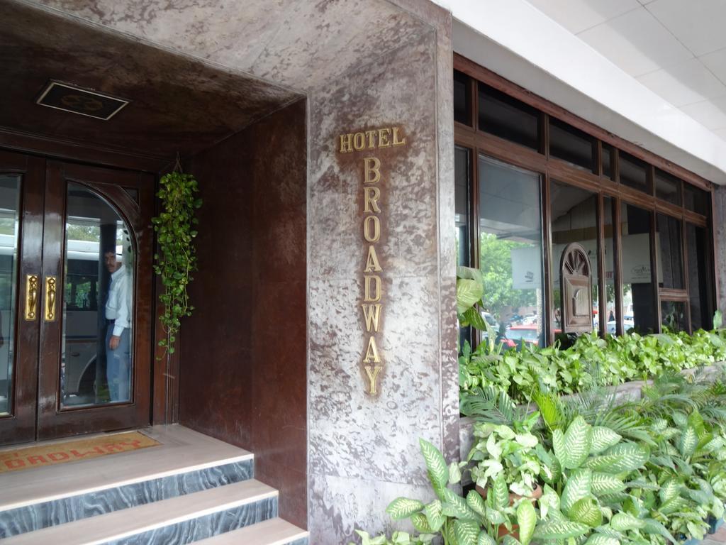 Hotel Broadway Delhi Esterno foto