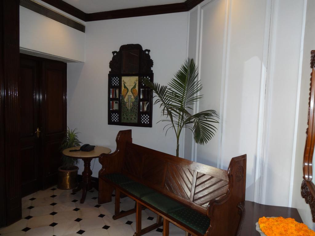 Hotel Broadway Delhi Esterno foto
