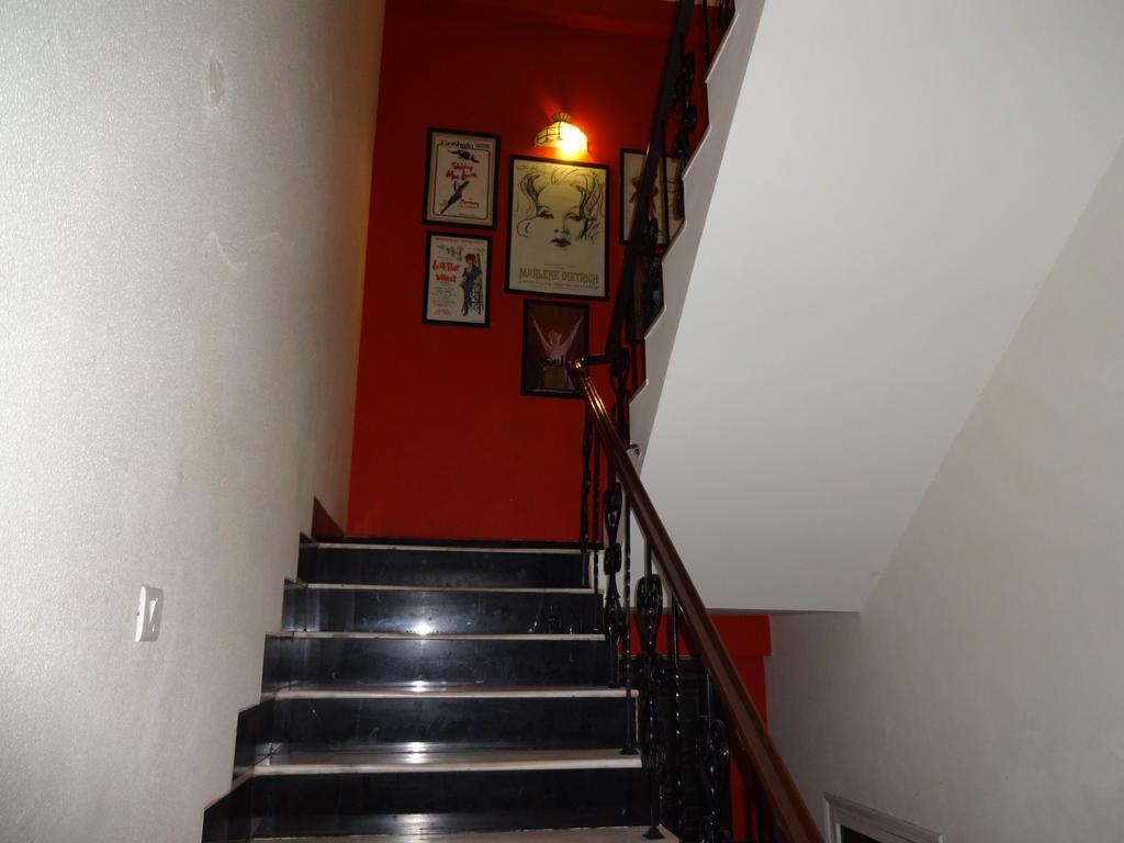 Hotel Broadway Delhi Esterno foto